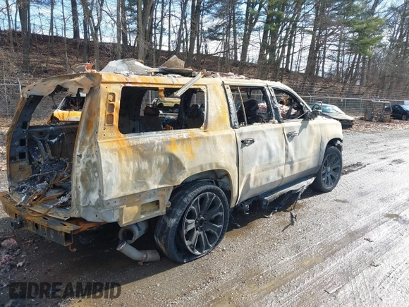 2017 GMC Yukon XL Denali with VIN 1GKS2HKJ7HR310083, listed as a IAAI auction lot 41591382 with 55,349 mi miles. Bid and sale history available at carsss.com. Image 4.