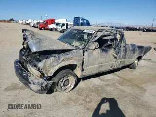 2000 GMC Sonoma SLS 1SF z VIN 1GTCS195XY8287159, wystawiony jako Copart lot #46535405 z przebiegiem Nie podano mil oraz Szkoda całkowita • Salvage title. Historia ofert i sprzedaży dostępna na DreamBid. Obrazek 1.