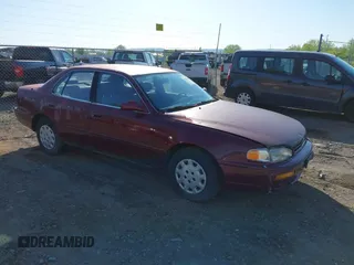 1996 Toyota Camry DX z VIN JT2BG12K4T0363844, wystawiony jako IAAI lot #42215996 z przebiegiem 214 452 mil mil oraz . Historia ofert i sprzedaży dostępna na DreamBid. Obrazek 1.
