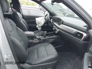 2024 Kia Telluride EX X-Line z VIN 5XYP3DGC0RG501992, wystawiony jako IAAI lot #42199896 z przebiegiem 11 727 mil mil oraz . Historia ofert i sprzedaży dostępna na DreamBid. Obrazek 5.