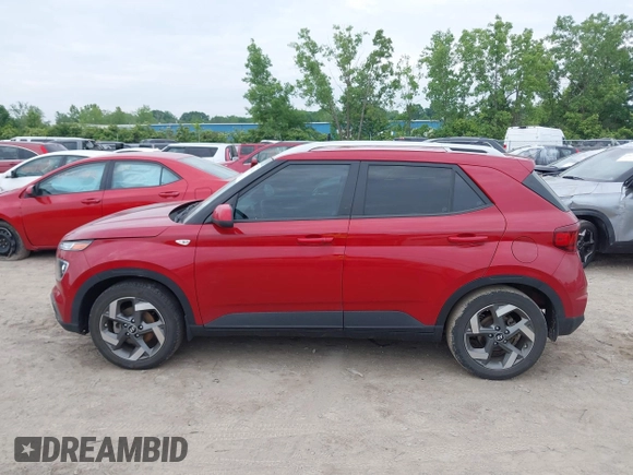 2022 Hyundai Venue SEL z VIN KMHRC8A3XNU151557, wystawiony jako IAAI lot #42492414 z przebiegiem 33 954 mil mil oraz . Historia ofert i sprzedaży dostępna na DreamBid. Obrazek 14.