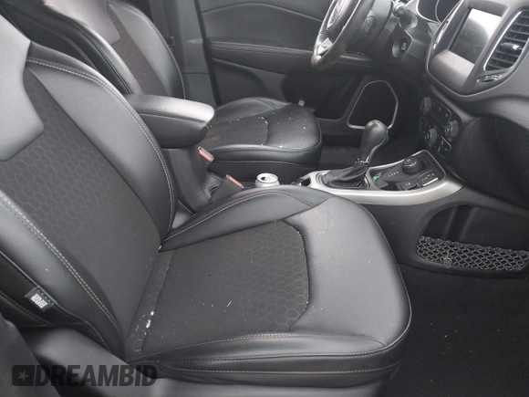 2021 Jeep Compass Latitude with VIN 3C4NJDBBXMT551702, listed as a IAAI auction lot 42045266 with 67,882 mi miles and . Bid and sale history available at DreamBid. Image 5.