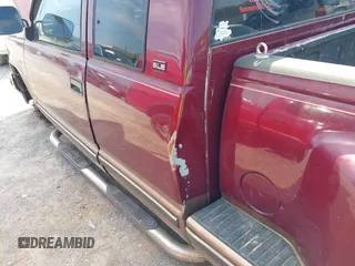 1994 GMC Sierra 1500 z VIN 2GTEK19K4R1561409, wystawiony jako IAAI lot #41903157 z przebiegiem 416 719 mil mil oraz . Historia ofert i sprzedaży dostępna na DreamBid. Obrazek 12.