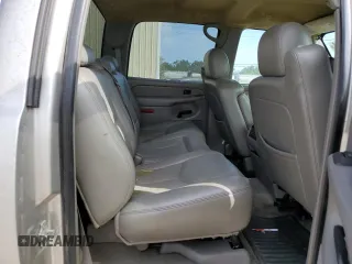 2004 GMC Sierra 1500 SLT z VIN 2GTEK13T241405721, wystawiony jako Copart lot #54399704 z przebiegiem 165 512 mil mil oraz Czysty tytuł • Clean title. Historia ofert i sprzedaży dostępna na DreamBid. Obrazek 10.