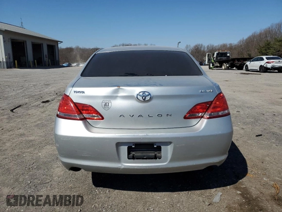 2007 Toyota Avalon XL z VIN 4T1BK36BX7U194144, wystawiony jako Copart lot #48680825 z przebiegiem 189 497 mil mil oraz Szkoda całkowita • Salvage title. Historia ofert i sprzedaży dostępna na DreamBid. Obrazek 6.