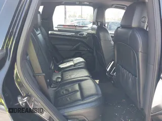 2012 Porsche Cayenne z VIN WP1AA2A21CLA02418, wystawiony jako IAAI lot #42266318 z przebiegiem 85 345 mil mil oraz . Historia ofert i sprzedaży dostępna na DreamBid. Obrazek 8.