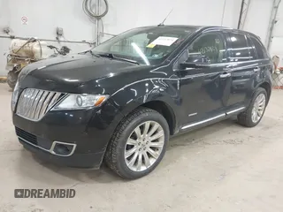 2014 Lincoln MKX with VIN 2LMDJ8JK4EBL16245, listed as a IAAI auction lot 42137824 with 184,479 mi miles. Bid and sale history available at carsss.com. Image 17.