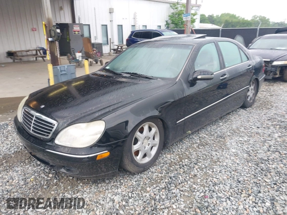 2000 Mercedes-Benz S with VIN WDBNG70J4YA020596, listed as a IAAI auction lot 42101357 with Not Provided miles. Bid and sale history available at carsss.com. Image 2.