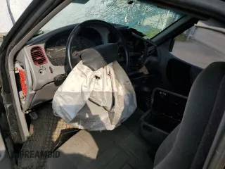1996 Ford Ranger XL z VIN 1FTCR10A1TPA94371, wystawiony jako Copart lot #58902745 z przebiegiem 251 304 mil mil oraz Szkoda całkowita • Salvage title. Historia ofert i sprzedaży dostępna na DreamBid. Obrazek 8.