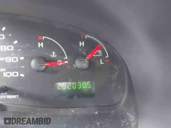 2006 Ford Econoline Passenger XL with VIN 1FBSS31L96DA24039, listed as a IAAI auction lot 41545632 with 252,038 mi miles and . Bid and sale history available at DreamBid. Image 7.