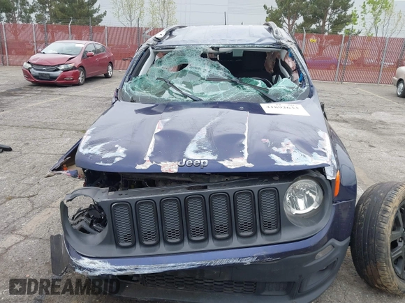 2018 Jeep Renegade Latitude with VIN ZACCJABB5JPJ07925, listed as a IAAI auction lot 41892633 with 141,975 mi miles and . Bid and sale history available at carsss.com. Image 12.