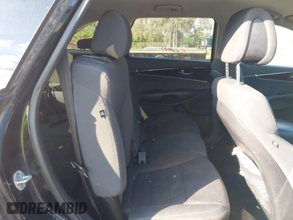 2016 Kia Sorento LX with VIN 5XYPGDA56GG029499, listed as a IAAI auction lot 41512850 with 179,971 mi miles. Bid and sale history available at carsss.com. Image 8.