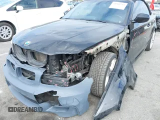 2013 BMW 1 Series 135i z VIN WBAUN7C57DVM27703, wystawiony jako IAAI lot #41905745 z przebiegiem 90 586 mil mil oraz . Historia ofert i sprzedaży dostępna na DreamBid. Obrazek 6.