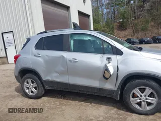 2018 Chevrolet Trax LT with VIN 3GNCJPSB8JL219351, listed as a IAAI auction lot 41936566 with 117,669 mi miles. Bid and sale history available at carsss.com. Image 6.