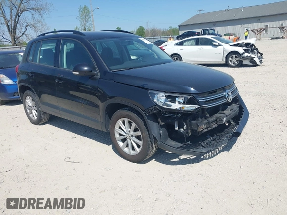 2017 Volkswagen Tiguan S z VIN WVGBV7AX8HK049943, wystawiony jako IAAI lot #42055240 z przebiegiem 113 330 mil mil oraz . Historia ofert i sprzedaży dostępna na DreamBid. Obrazek 1.