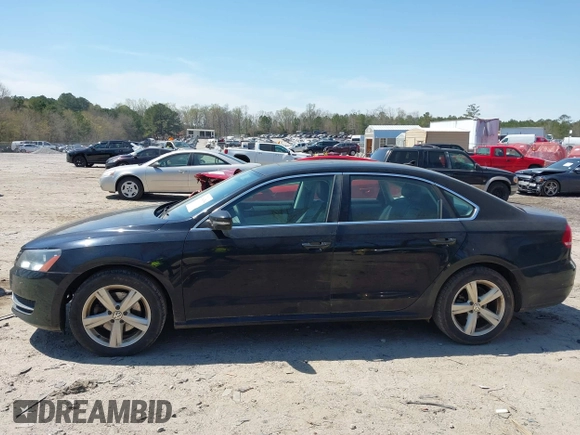 2013 Volkswagen Passat SE z VIN 1VWBP7A39DC094211, wystawiony jako IAAI lot #41894764 z przebiegiem 130 955 mil mil oraz . Historia ofert i sprzedaży dostępna na DreamBid. Obrazek 14.