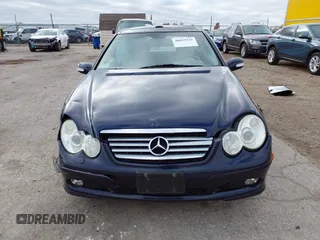 2003 Mercedes-Benz C 230 Kompressor с VIN WDBRN40J93A457301, выставлен на аукционе IAAI как лот 40839325 с пробегом 146 263 миль миль и . История ставок и продаж доступна на DreamBid. Изображение 13.