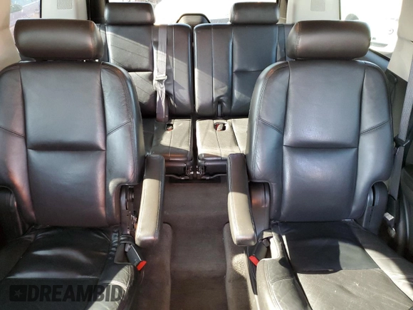 2010 Cadillac Escalade z VIN 1GYUKAEF3AR102057, wystawiony jako Copart lot #55177505 z przebiegiem 168 435 mil mil oraz Tytuł czysty. Historia ofert i sprzedaży dostępna na DreamBid. Obrazek 10.