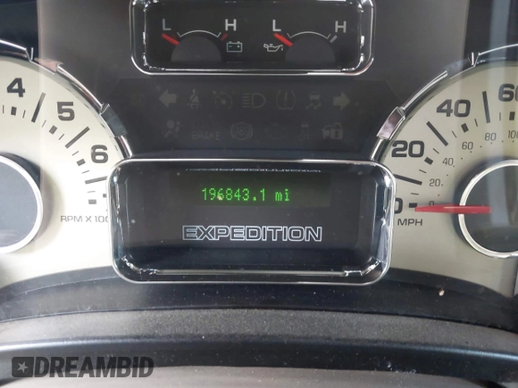 2013 Ford Expedition XLT с VIN 1FMJU1H50DEF14630, выставлен на аукционе IAAI как лот 42258934 с пробегом 196 843 миль миль и . История ставок и продаж доступна на DreamBid. Изображение 15.