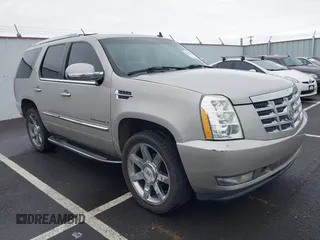 2007 Cadillac Escalade z VIN 1GYFK63847R256229, wystawiony jako IAAI lot #41600996 z przebiegiem 219 189 mil mil oraz . Historia ofert i sprzedaży dostępna na DreamBid. Obrazek 1.