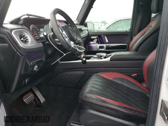 2021 Mercedes-Benz G 63 AMG z VIN W1NYC7HJXMX368367, wystawiony jako Copart lot #74120404 z przebiegiem 26 246 mil mil oraz Szkoda całkowita • Salvage title. Historia ofert i sprzedaży dostępna na DreamBid. Obrazek 7.