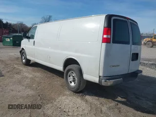 2020 Chevrolet Express Cargo Van with VIN 1GCZGHFG7L1235144, listed as a IAAI auction lot 41700301 with 67,678 mi miles. Bid and sale history available at carsss.com. Image 3.