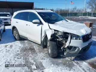 2017 Kia Sorento LX with VIN 5XYPG4A33HG268217, listed as a IAAI auction lot 41595753 with 1 mi miles. Bid and sale history available at carsss.com. Image 1.