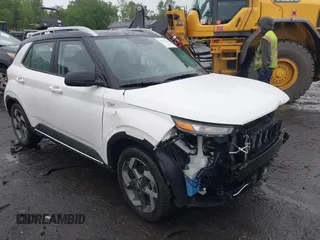 2024 Hyundai Venue SEL с VIN KMHRC8A33RU327628, выставлен на аукционе IAAI как лот 42300323 с пробегом 16 054 миль миль и . История ставок и продаж доступна на DreamBid. Изображение 1.