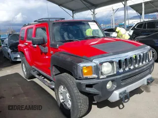 2008 Hummer H3 with VIN 5GTEN13E788158572, listed as a IAAI auction lot 41765015 with 166,698 mi miles. Bid and sale history available at carsss.com. Image 1.