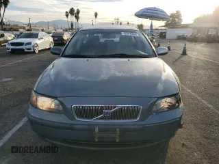 2002 Volvo V70 with VIN YV1SW61R422229256, listed as a Copart auction lot 76397624 with 118,235 mi miles and Salvage Title. Bid and sale history available at carsss.com. Image 5.