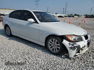 2007 BMW 3 Series 328i with VIN WBAVA33557KX74414, listed as a Copart auction lot 59158635 with 135,672 mi miles and Clean title. Bid and sale history available at DreamBid. Image 4.