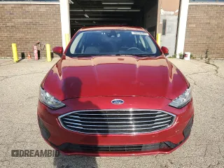 2020 Ford Fusion SE with VIN 3FA6P0T90LR218353, listed as a Copart auction lot 62332045 with 109,421 mi miles and Clean title. Bid and sale history available at DreamBid. Image 5.