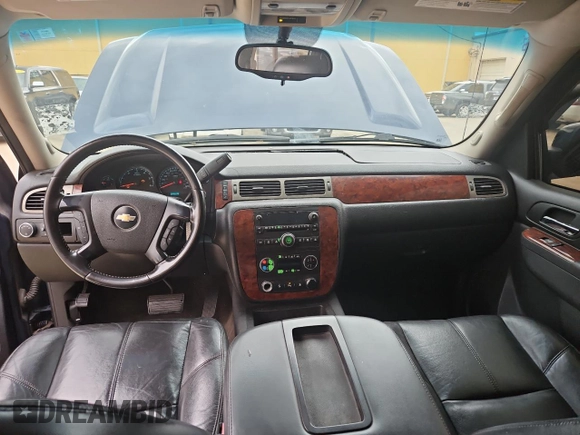 2010 Chevrolet Avalanche LT with VIN 3GNNCFE09AG124832, listed as a Copart auction lot 81128834 with 136,595 mi miles and Clean Title. Bid and sale history available at carsss.com. Image 9.