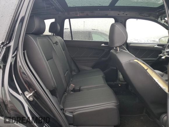 2024 Volkswagen Tiguan SE R-Line Black z VIN 3VV8B7AX3RM178840, wystawiony jako Copart lot #55619025 z przebiegiem 5 674 mil mil oraz Szkoda całkowita • Salvage title. Historia ofert i sprzedaży dostępna na DreamBid. Obrazek 11.