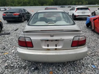 1997 Honda Accord LX with VIN 1HGCD7230VA027915, listed as a Copart auction lot 58961425 with 200,814 mi miles and Salvage title. Bid and sale history available at DreamBid. Image 6.