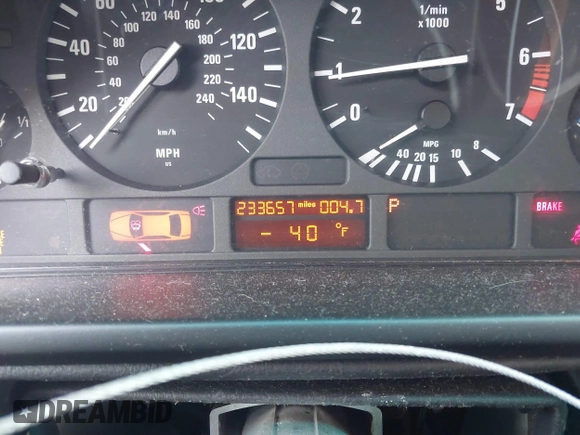 2000 BMW 5 Series 528iA with VIN WBADM6340YGU19599, listed as a IAAI auction lot 41139764 with 233,657 mi miles. Bid and sale history available at carsss.com. Image 7.