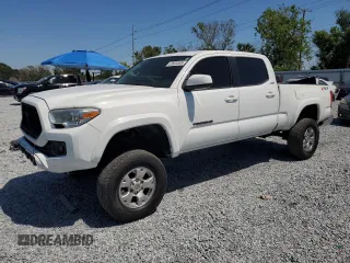 2017 Toyota Tacoma SR5 z VIN 5TFDZ5BN0HX025190, wystawiony jako Copart lot #53604695 z przebiegiem 163 039 mil mil oraz Szkoda całkowita • Salvage title. Historia ofert i sprzedaży dostępna na DreamBid. Obrazek 1.
