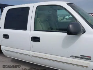 2003 Chevrolet Silverado 2500HD LS with VIN 1GCHK23193F126937, listed as a IAAI auction lot 41893874 with 260,432 mi miles. Bid and sale history available at carsss.com. Image 13.