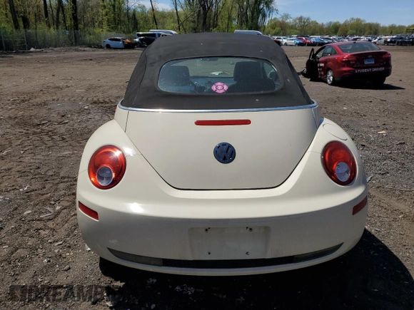 2006 Volkswagen Beetle z VIN 3VWPG31Y96M318878, wystawiony jako Copart lot #55155785 z przebiegiem 76 606 mil mil oraz Szkoda całkowita • Salvage title. Historia ofert i sprzedaży dostępna na DreamBid. Obrazek 6.