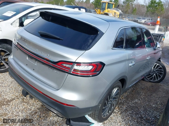 2019 Lincoln Nautilus Reserve with VIN 2LMPJ8LP6KBL15003, listed as a IAAI auction lot 41387415 with 63,618 mi miles. Bid and sale history available at carsss.com. Image 4.