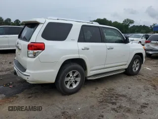 2012 Toyota 4Runner SR5 z VIN JTEZU5JR8C5040593, wystawiony jako Copart lot #56178745 z przebiegiem 179 143 mil mil oraz Szkoda całkowita • Salvage title. Historia ofert i sprzedaży dostępna na DreamBid. Obrazek 3.