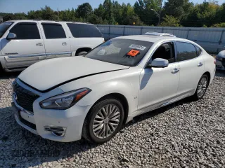 2015 Infiniti Q70 z VIN JN1BY1PP0FM601942, wystawiony jako Copart lot #68659924 z przebiegiem Nie podano mil oraz Szkoda całkowita • Salvage title. Historia ofert i sprzedaży dostępna na DreamBid. Obrazek 1.