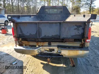 2000 Ford F-250 XL z VIN 1FTNF21L4YEA19819, wystawiony jako Copart lot #45388195 z przebiegiem 178 679 mil mil oraz Szkoda całkowita • Salvage title. Historia ofert i sprzedaży dostępna na DreamBid. Obrazek 6.