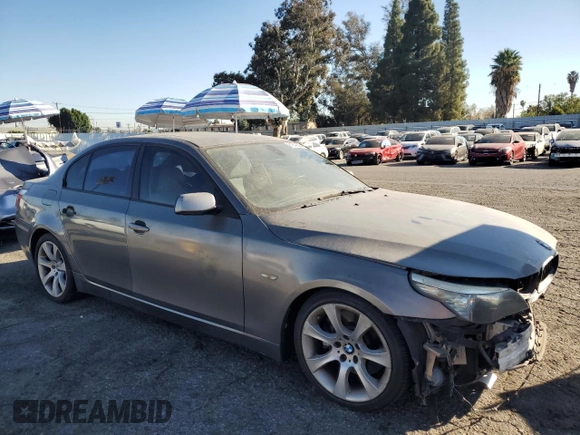 2008 BMW 5 Series 535i with VIN WBANW13598CZ77596, listed as a Copart auction lot 81843564 with 272,078 mi miles and Salvage Title. Bid and sale history available at carsss.com. Image 4.