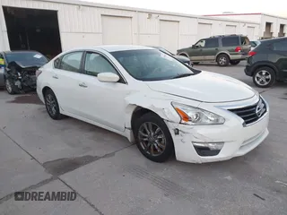 2015 Nissan Altima S with VIN 1N4AL3AP5FN398882, listed as a IAAI auction lot 41084306 with 218,977 mi miles and . Bid and sale history available at carsss.com. Image 1.