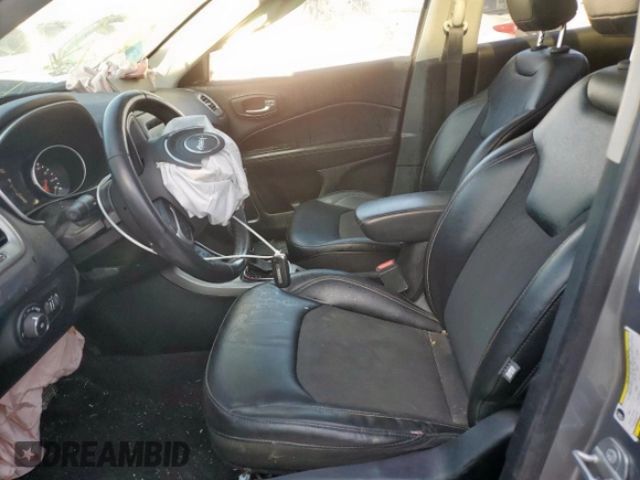 2018 Jeep Compass Latitude z VIN 3C4NJDBB7JT401817, wystawiony jako Copart lot #52244815 z przebiegiem 94 858 mil mil oraz Szkody całkowita. Historia ofert i sprzedaży dostępna na DreamBid. Obrazek 7.