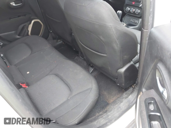 2015 Jeep Renegade Latitude with VIN ZACCJABT8FPC19914, listed as a IAAI auction lot 42081686 with 179,330 mi miles. Bid and sale history available at carsss.com. Image 8.