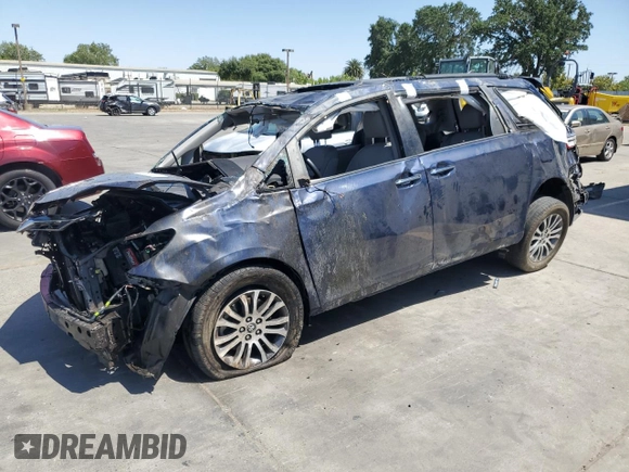 2018 Toyota Sienna XLE Auto Access Seat с VIN 5TDYZ3DC7JS915179, выставлен на аукционе Copart как лот 58565195 с пробегом Не указан миль и Списание • Salvage title. История ставок и продаж доступна на DreamBid. Изображение 1.