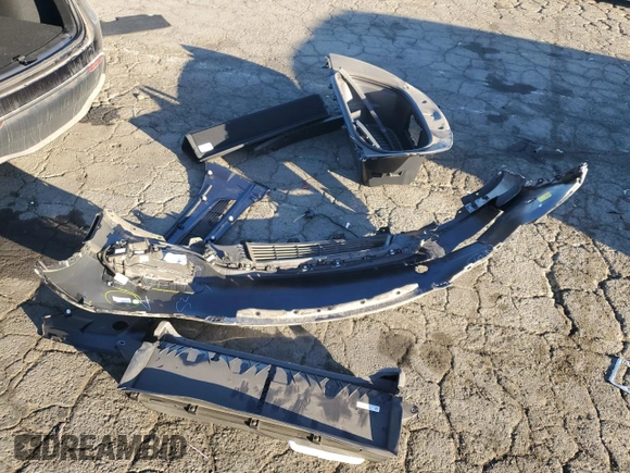 2024 Tesla Model Y Long Range с VIN 7SAYGDEE3RF008119, выставлен на аукционе Copart как лот 76385264 с пробегом 2 918 миль миль и Списание • Salvage title. История ставок и продаж доступна на DreamBid. Изображение 14.