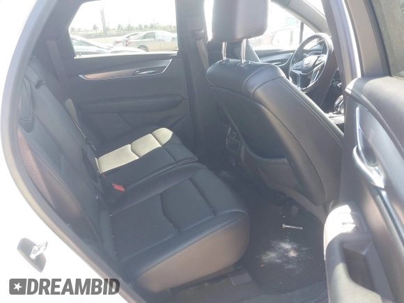 2021 Cadillac XT5 FWD Luxury with VIN 1GYKNAR48MZ149757, listed as a IAAI auction lot 41851510 with 37,607 mi miles. Bid and sale history available at carsss.com. Image 8.